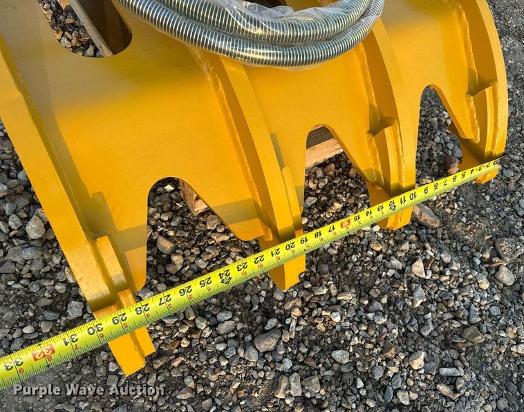 image for item EN5200 2024 Elephant Attachments THUMB20-25 30-E hydraulic thumb 