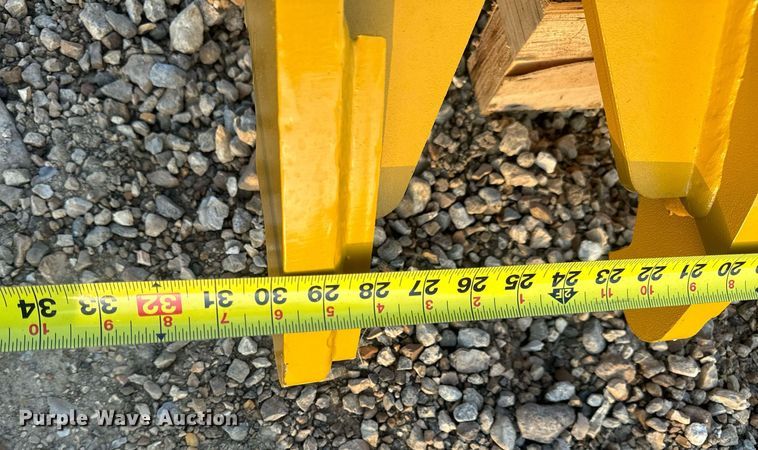 image for item EN5200 2024 Elephant Attachments THUMB20-25 30-E hydraulic thumb 