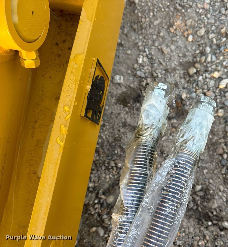 image for item EN5200 2024 Elephant Attachments THUMB20-25 30-E hydraulic thumb 