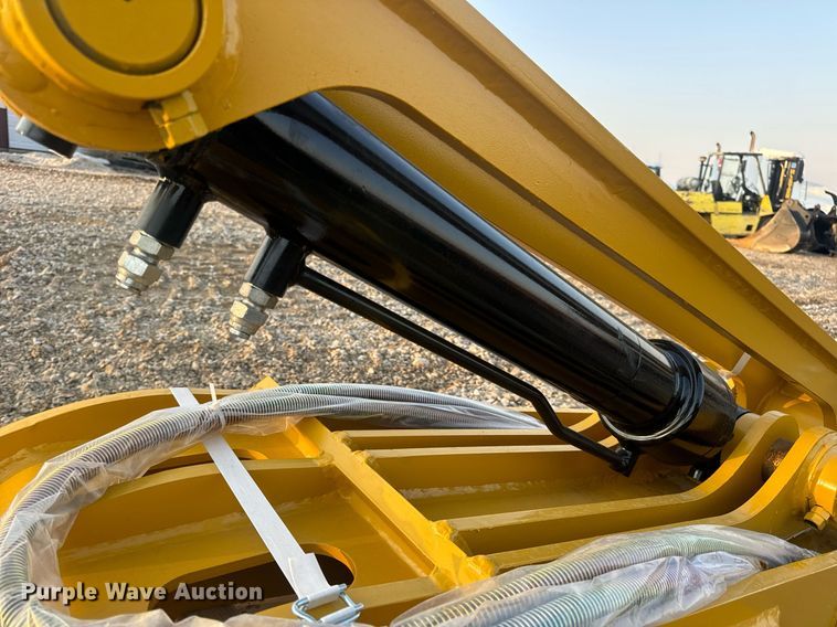 image for item EN5200 2024 Elephant Attachments THUMB20-25 30-E hydraulic thumb 