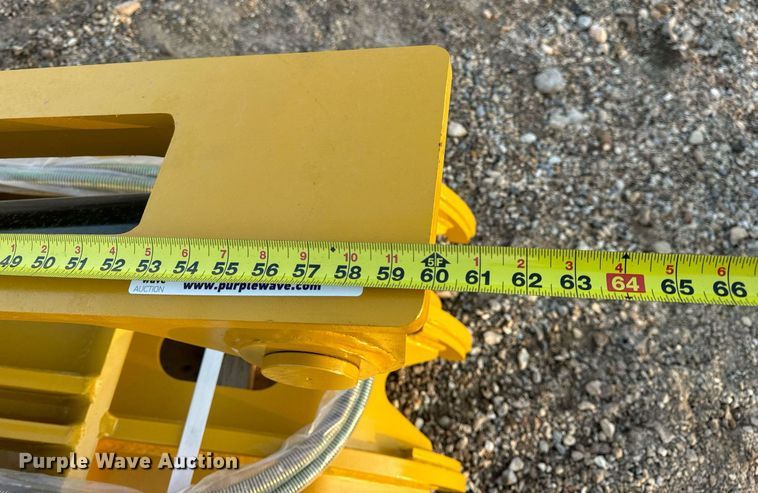 image for item EN5200 2024 Elephant Attachments THUMB20-25 30-E hydraulic thumb 