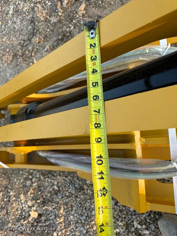 image for item EN5200 2024 Elephant Attachments THUMB20-25 30-E hydraulic thumb 