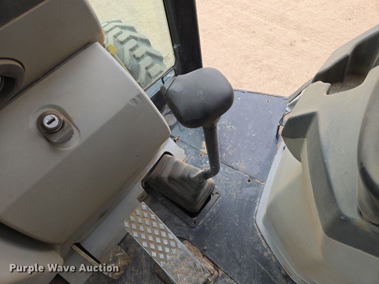 image for item EN8781 2008 Caterpillar 420E backhoe