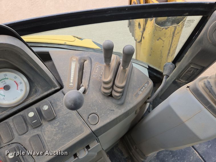 image for item EN8781 2008 Caterpillar 420E backhoe