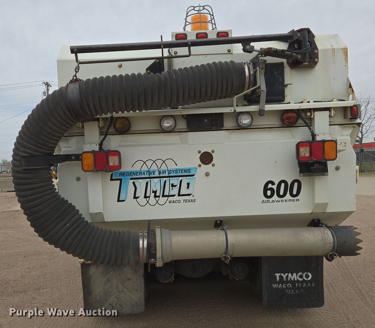 image for item EN8784 2007 Freightliner  FC-80 street sweeper truck