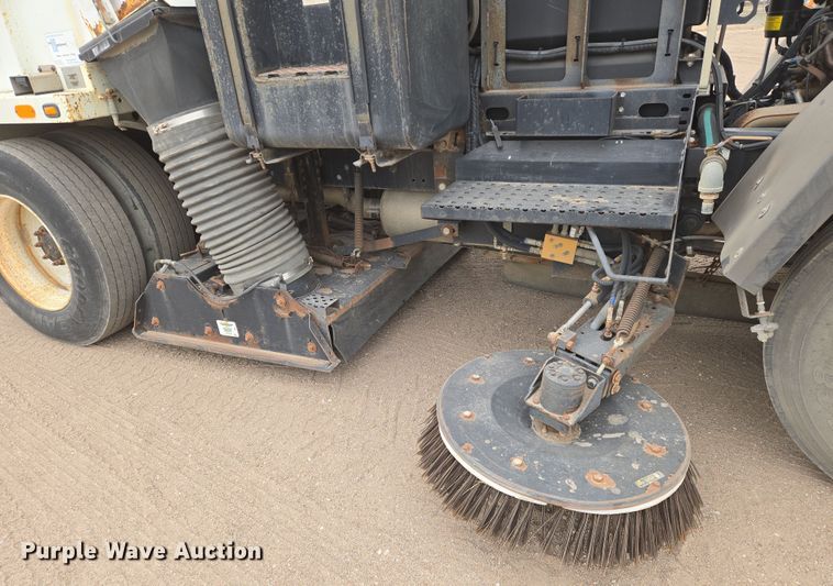 image for item EN8784 2007 Freightliner  FC-80 street sweeper truck