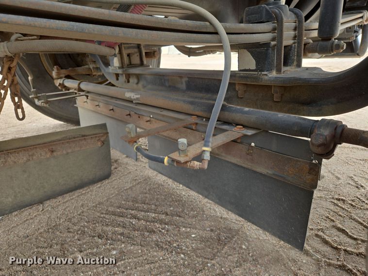 image for item EN8784 2007 Freightliner  FC-80 street sweeper truck