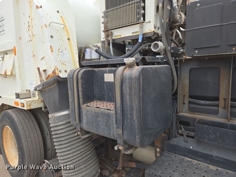 image for item EN8784 2007 Freightliner  FC-80 street sweeper truck