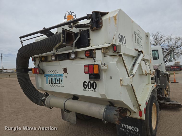 image for item EN8784 2007 Freightliner  FC-80 street sweeper truck