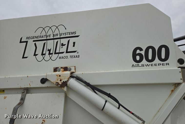 image for item EN8784 2007 Freightliner  FC-80 street sweeper truck