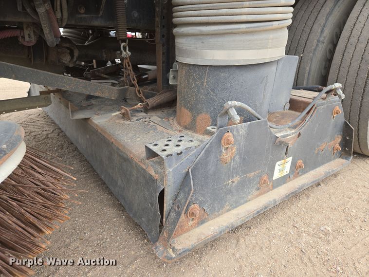 image for item EN8784 2007 Freightliner  FC-80 street sweeper truck