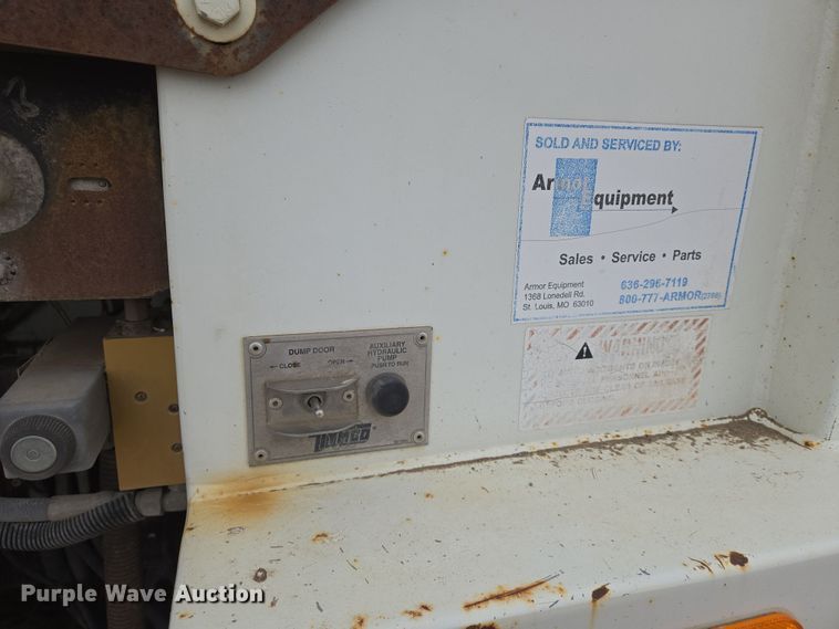 image for item EN8784 2007 Freightliner  FC-80 street sweeper truck