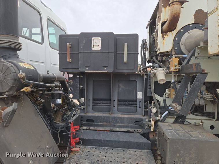 image for item EN8784 2007 Freightliner  FC-80 street sweeper truck