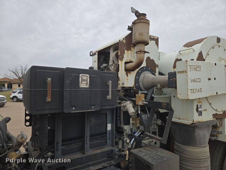 image for item EN8784 2007 Freightliner  FC-80 street sweeper truck