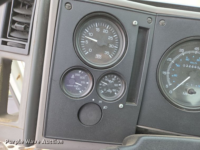 image for item EN8784 2007 Freightliner  FC-80 street sweeper truck