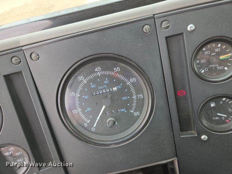 image for item EN8784 2007 Freightliner  FC-80 street sweeper truck