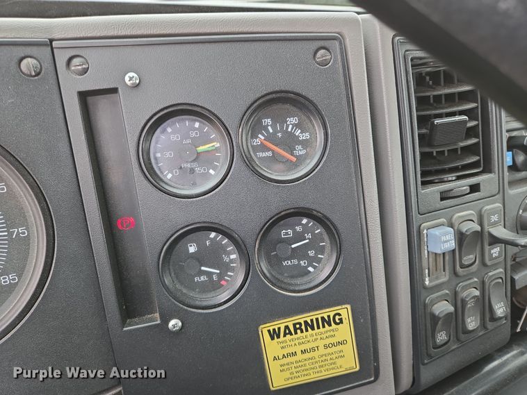 image for item EN8784 2007 Freightliner  FC-80 street sweeper truck