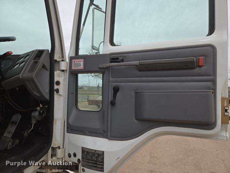 image for item EN8784 2007 Freightliner  FC-80 street sweeper truck
