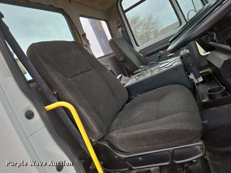 image for item EN8784 2007 Freightliner  FC-80 street sweeper truck