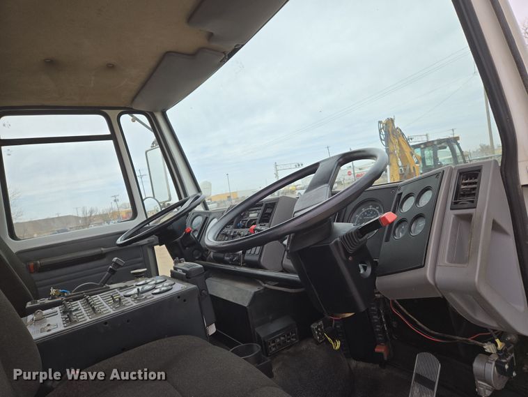 image for item EN8784 2007 Freightliner  FC-80 street sweeper truck