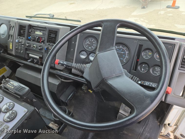 image for item EN8784 2007 Freightliner  FC-80 street sweeper truck