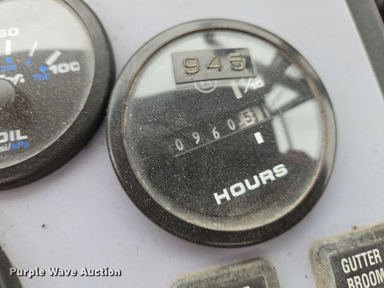 image for item EN8784 2007 Freightliner  FC-80 street sweeper truck