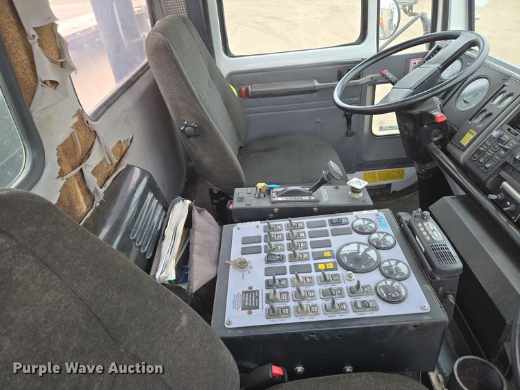 image for item EN8784 2007 Freightliner  FC-80 street sweeper truck