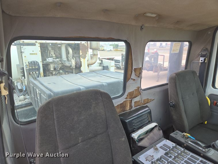 image for item EN8784 2007 Freightliner  FC-80 street sweeper truck