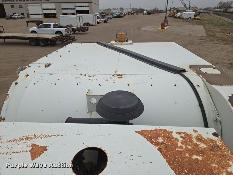 image for item EN8784 2007 Freightliner  FC-80 street sweeper truck