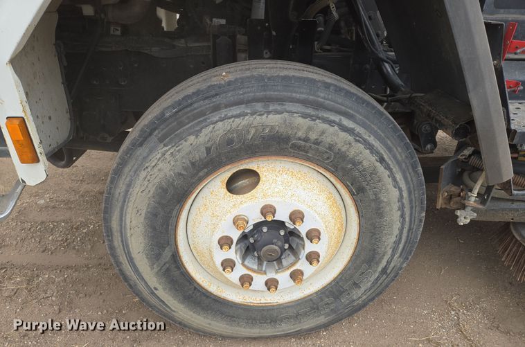 image for item EN8784 2007 Freightliner  FC-80 street sweeper truck