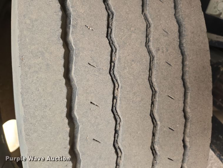 image for item EN8784 2007 Freightliner  FC-80 street sweeper truck