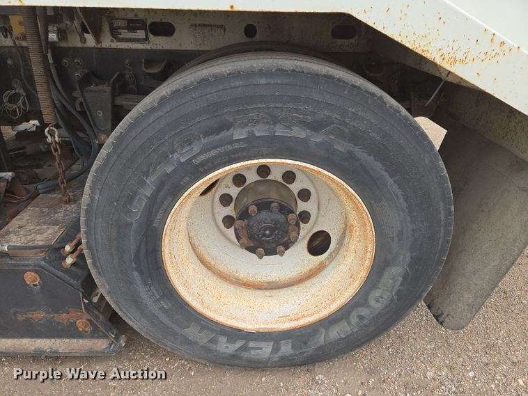 image for item EN8784 2007 Freightliner  FC-80 street sweeper truck