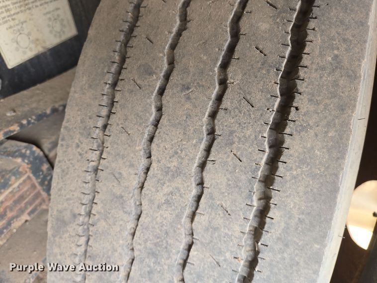 image for item EN8784 2007 Freightliner  FC-80 street sweeper truck