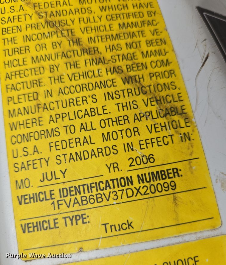 image for item EN8784 2007 Freightliner  FC-80 street sweeper truck