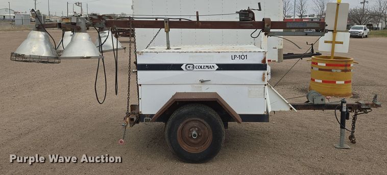 image for item EN8786 1993 Coleman MH4000RDKH light plant