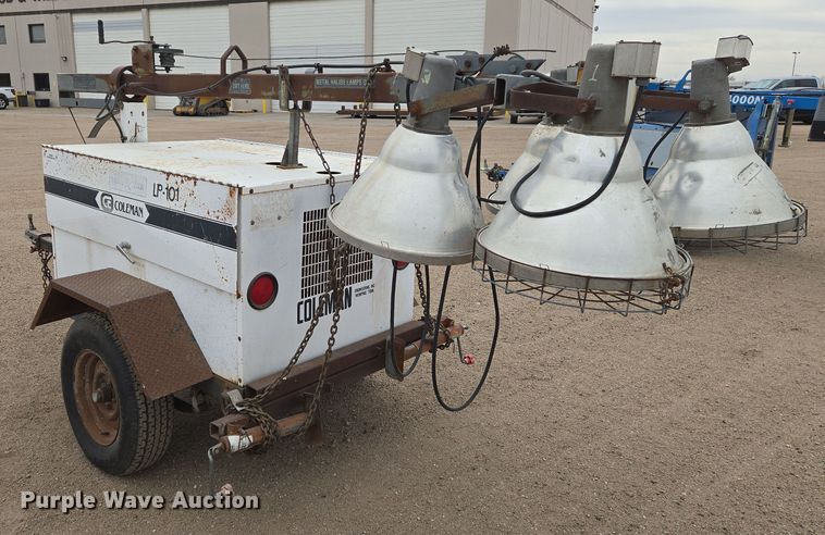 image for item EN8786 1993 Coleman MH4000RDKH light plant