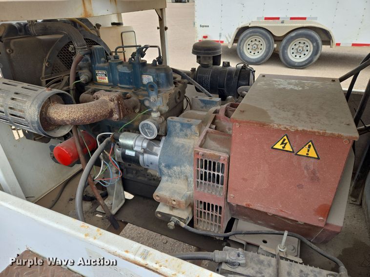 image for item EN8786 1993 Coleman MH4000RDKH light plant