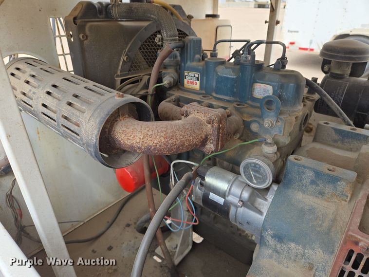 image for item EN8786 1993 Coleman MH4000RDKH light plant