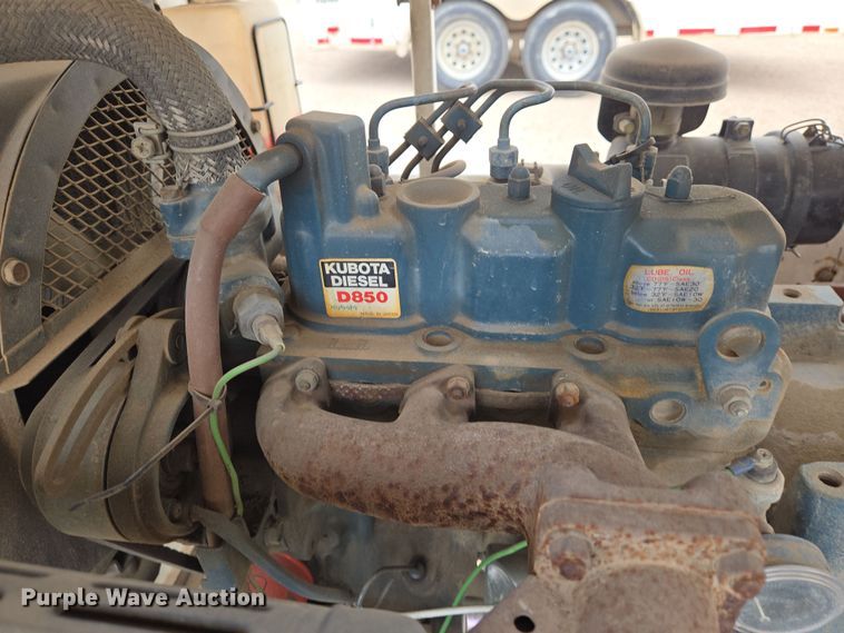 image for item EN8786 1993 Coleman MH4000RDKH light plant