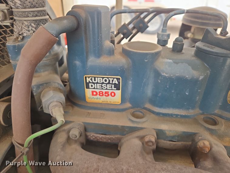 image for item EN8786 1993 Coleman MH4000RDKH light plant