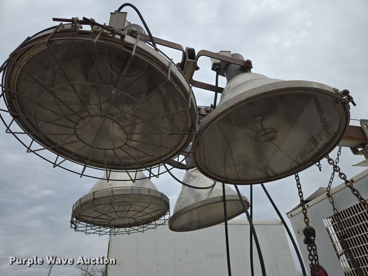 image for item EN8786 1993 Coleman MH4000RDKH light plant