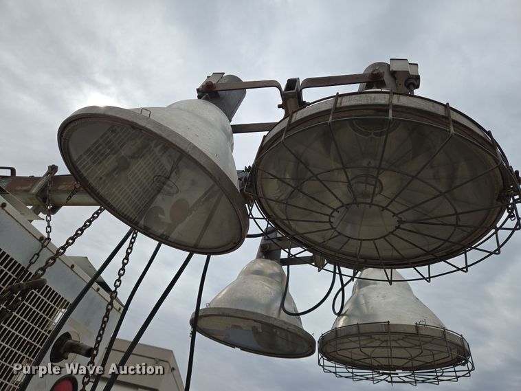 image for item EN8786 1993 Coleman MH4000RDKH light plant