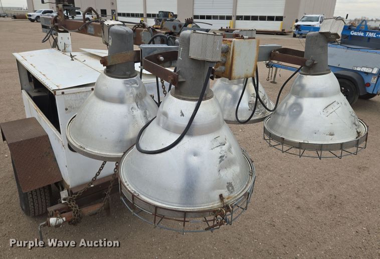 image for item EN8786 1993 Coleman MH4000RDKH light plant