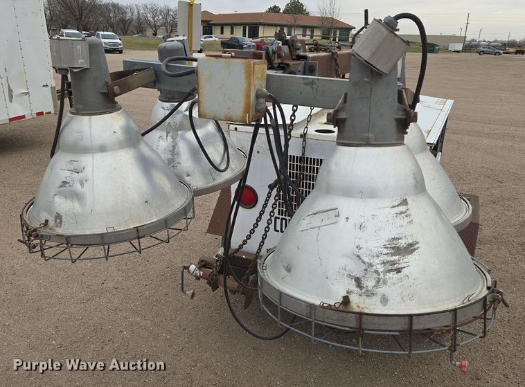 image for item EN8786 1993 Coleman MH4000RDKH light plant