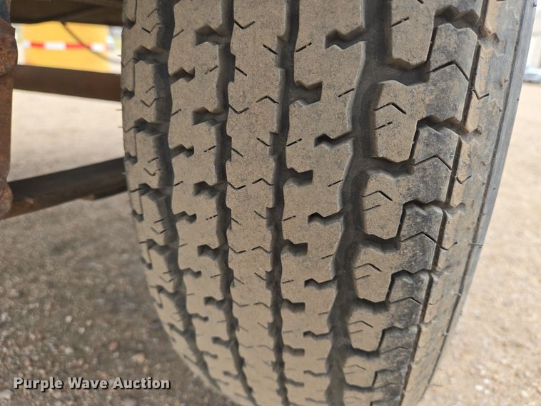 image for item EN8786 1993 Coleman MH4000RDKH light plant