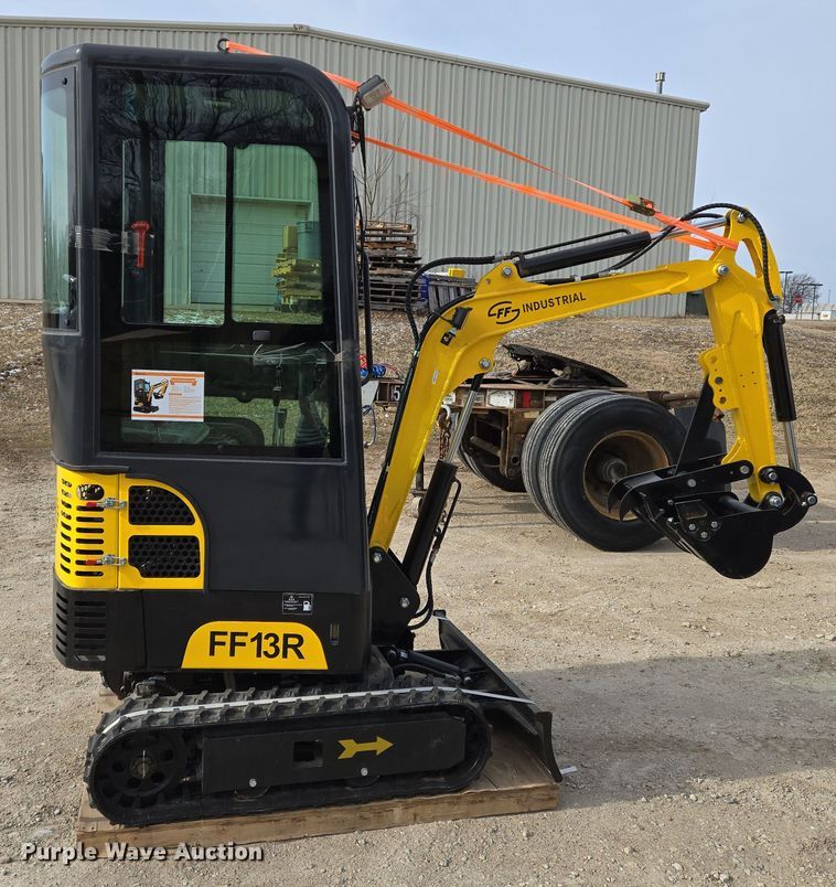 image for item EO0598 2024 Industrial FF13R mini excavator