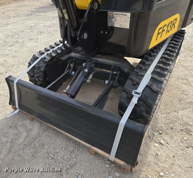 image for item EO0598 2024 Industrial FF13R mini excavator