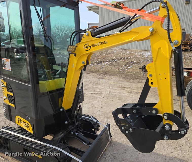 image for item EO0598 2024 Industrial FF13R mini excavator