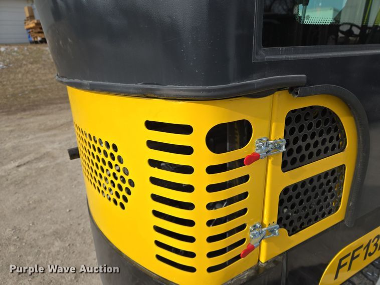 image for item EO0598 2024 Industrial FF13R mini excavator