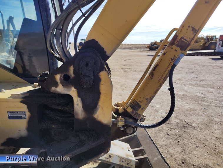 image for item EO9974 2006 Caterpillar 307C SB mini excavator